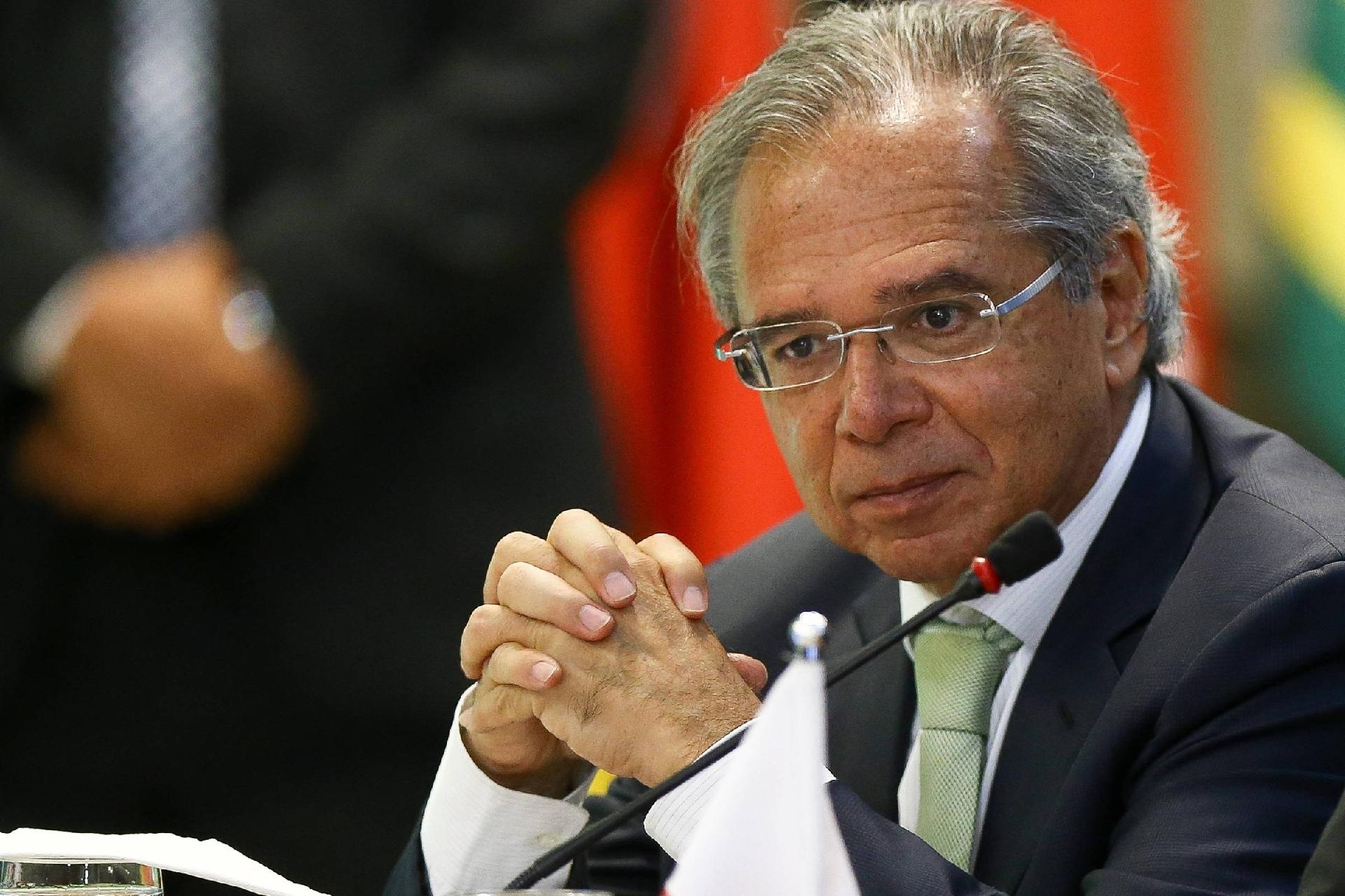 Vocês precisam ter cuidado com cálculos políticos, diz Guedes a deputados